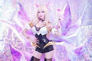 台妹COS《LOL》K/DA阿狸 活色生香的火辣小妖精！