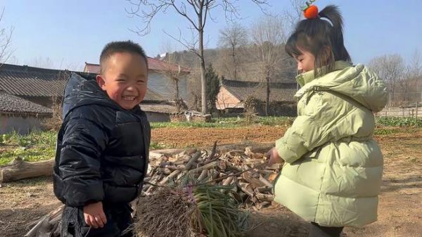 冬日悠闲的农村生活,又是带娃蹭吃蹭喝的一天,美滋滋!