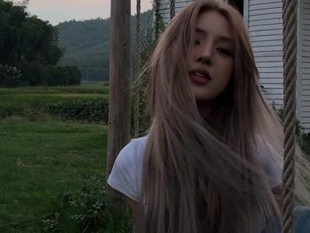 人总是喜欢反季节的东西 就像幸福后知后觉 #朴彩英 #氛围感