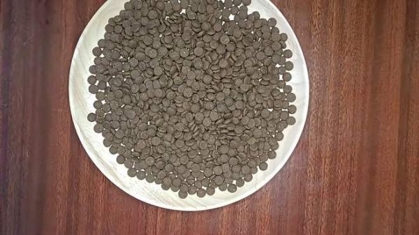 这粮那些“猫托生”的狗子特别喜欢,鱼肉含量偏多,味道是鱼味
