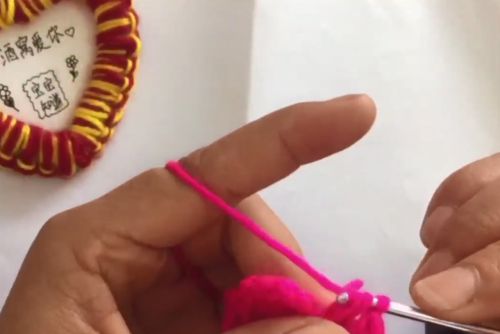 如何手工制作装饰小花朵