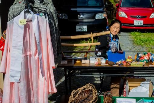 摆地摊卖儿童玩具-摄图网