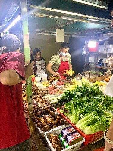 真正的“深夜诱惑”是隐匿在巷子里的夜摊