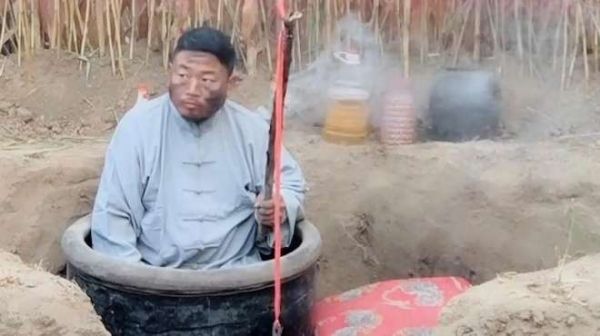 河北21岁男子迷上武侠小说,瞒着家人隐居深山“修炼”并自立门派