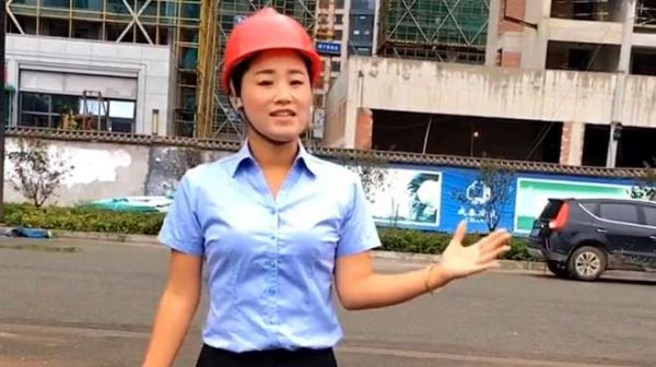 安徽女农民工热爱唱歌,在工地唱歌唱出工友心声,但也引来了质疑