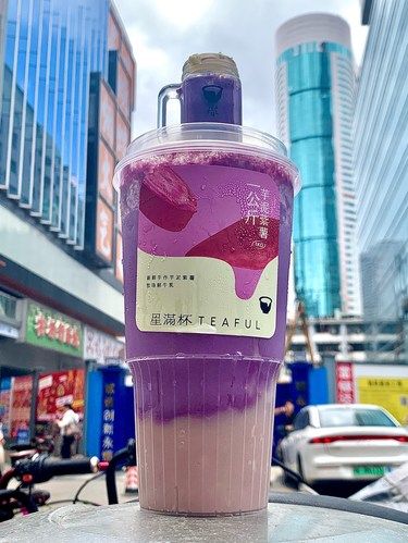 深圳东门最最牛逼的一杯！！足足一公斤！！