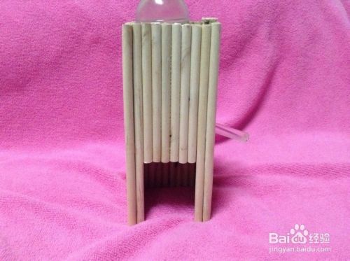 如何手工制作仓鼠水壶架及小窝