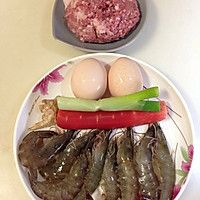 金鱼蛋饺烩虾仁的做法图解1