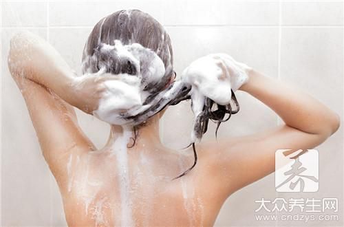去屑止痒洗发水