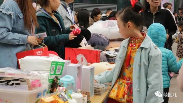 济南伴侣动物领养日活动成功举办，狗狗们找到新家啦