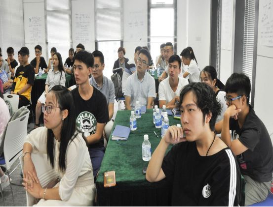 批发市场的开店条件:解析创业机会与成功之道,打造火爆商业王国!