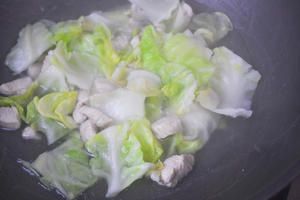 狗狗菜谱:水煮鸡胸肉的做法 步骤3
