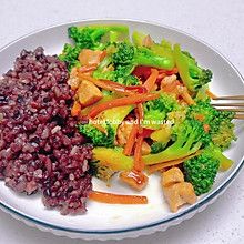 #养生打卡#低卡杂粮饭西兰花炒鸡胸肉