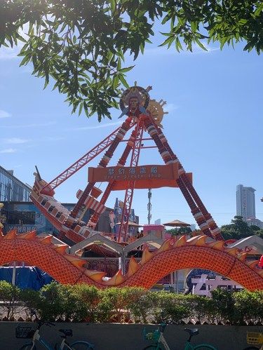 广州市区地铁口新开的儿童乐园[色]