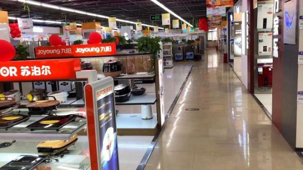 苏宁、国美、永乐等这些大商场都没人,他们靠什么赚钱?