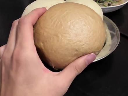 我妈太牛了，这吃完岂不是嘎嘎增肌#手工馒头 #蛋白粉 #健身