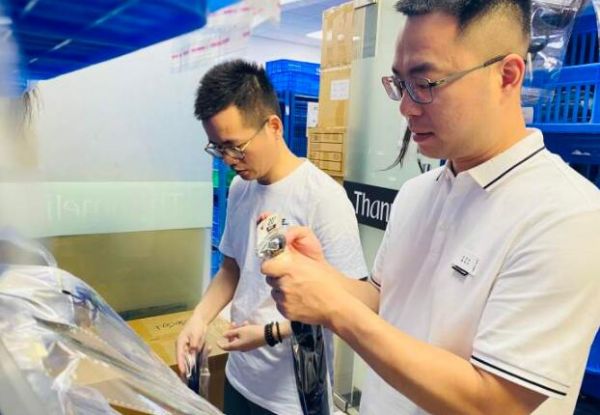 给乌龟穿“高定”毛衣？宠物服装行业要爆发，这一领域即将迎来跨年行情