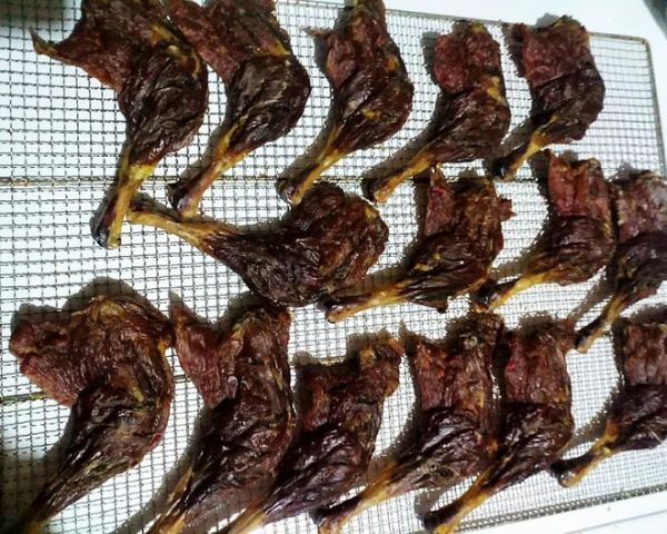 风干鸭腿自制磨牙狗零食的做法