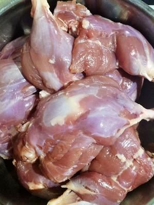 风干鸭腿自制磨牙狗零食的做法 步骤3
