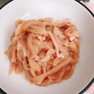 胡萝卜鸡胸肉（超简单狗狗零食）的做法 步骤2