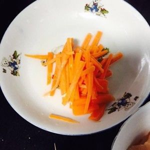 宠物狗零食(胡萝卜鸡胸肉)的做法步骤 第1步