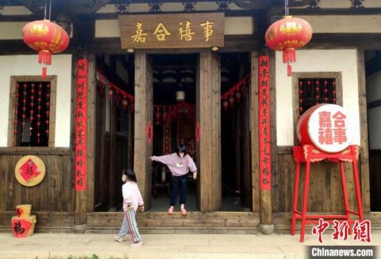“五一”假期：福州梁厝历史文化街区引游人