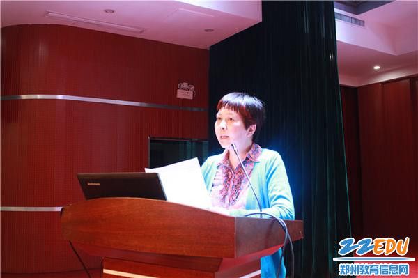 1市教研室刘子涓老师的引领，对于所有参会的老师来说，可真是个幸运幸福的一天！
