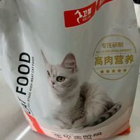喵星人的美食天堂！卫加全价猫粮10斤装大揭秘