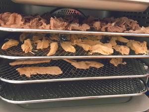 自制狗零食 (羊肉片、鸡胸肉,猪心、猪肝片)的做法 步骤6