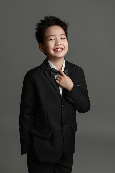 真的被这套西服照帅到～|燕郊儿童摄影