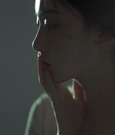 柔光映照美好轮廓
