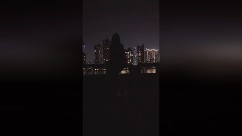黑鸭鸭瞎跳舞的人影绝对不是我散步夜景广州。