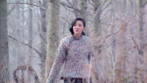硝烟散尽：特务逼姑娘交出名单，想要下毒手，关键时刻村姑救了她