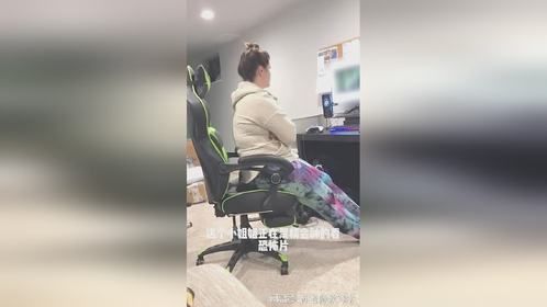 被恐怖片吓得七荤八素