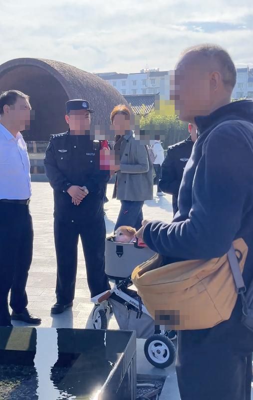 女子要带15岁的宠物狗进博物馆参观被拒，回应：不允许