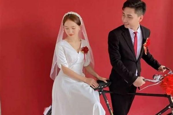 属猪的和属狗的生什么宝宝好一点
