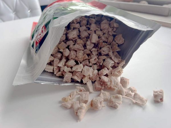 EasyBarf 兔子作为狗训练中的一种款待
