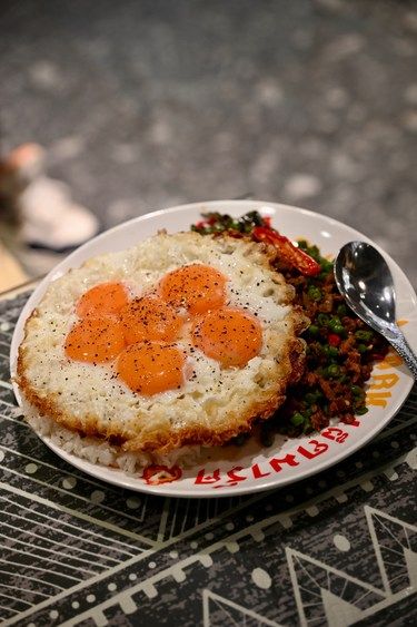 天呐❗️无锡谁吃过❗️六个蛋的打抛饭❗️