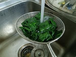 超详细宝宝辅食1：菠菜泥的做法 步骤4
