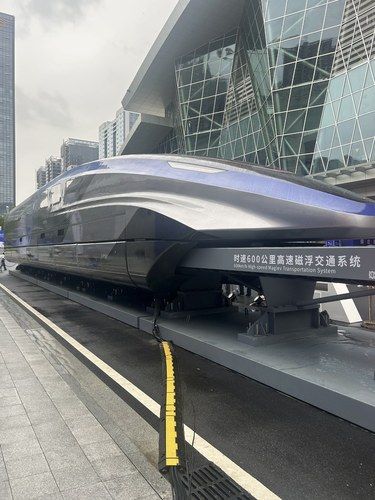 听说这种火车从北京到上海只需要2小时