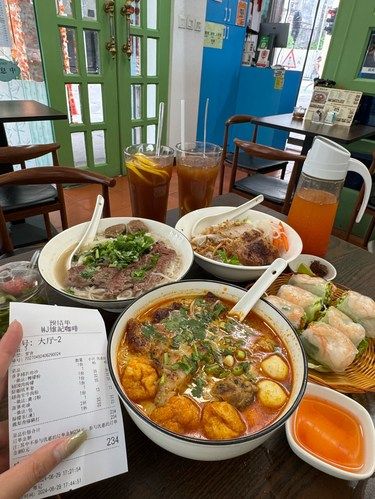 在澳门！默默无闻的小店果然贼好吃！！！[流泪]