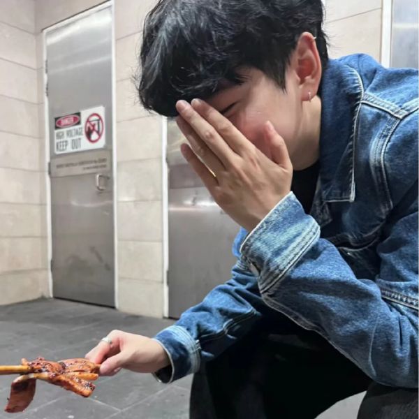 浪漫又很幸福的超精致男生头像 超洋气又很有质感的男头