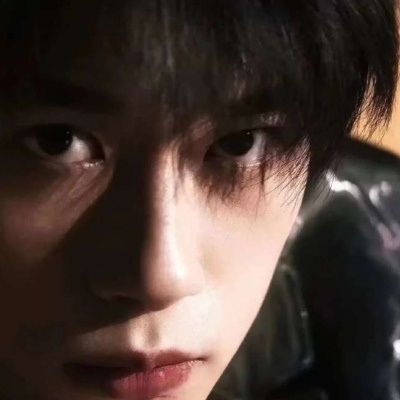 青春感并且有魅力的男生头像 少年气息洋溢的帅气头像