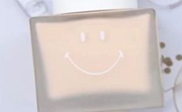 有了这款Smiley粉底，瞬间变成整条gai超靓的姐！