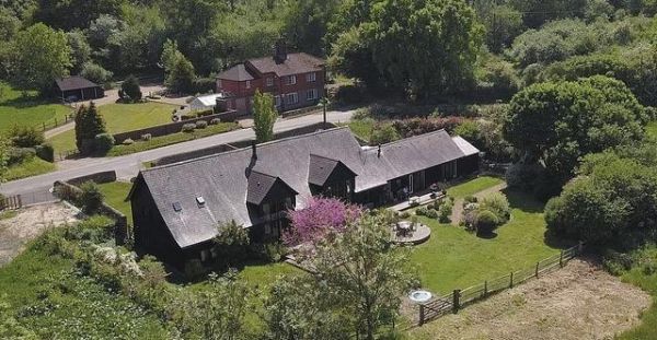 英国顶级奢侈宠物酒店，仅住宿费一天就525元，只服务15只狗