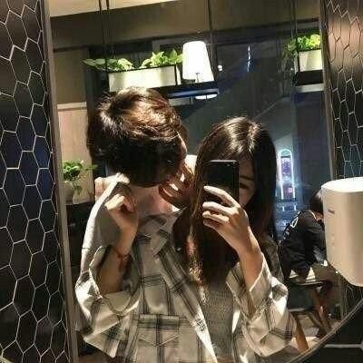 男生抱宠物头像大全