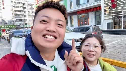 到东北的第一顿竟然吃这个？十五块钱几十个菜随便选，太满足了！