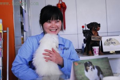 张玫：吃螃蟹　泉州首开宠物店