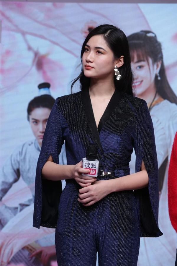 《我在大理寺当宠物》“甜蜜”庆功 徐开骋现场演绎温柔吸猫