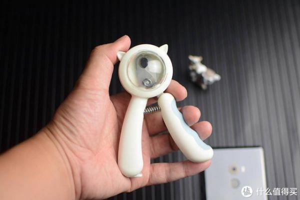 可视窗口+防飞溅设计，这款宠物指甲剪，能够拯救你的家具